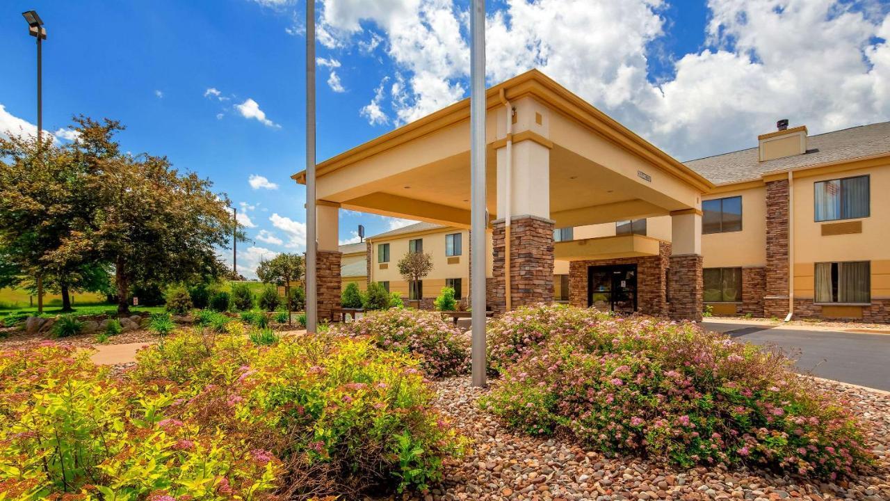 Comfort Inn & Suites Black River Falls I-94 Buitenkant foto