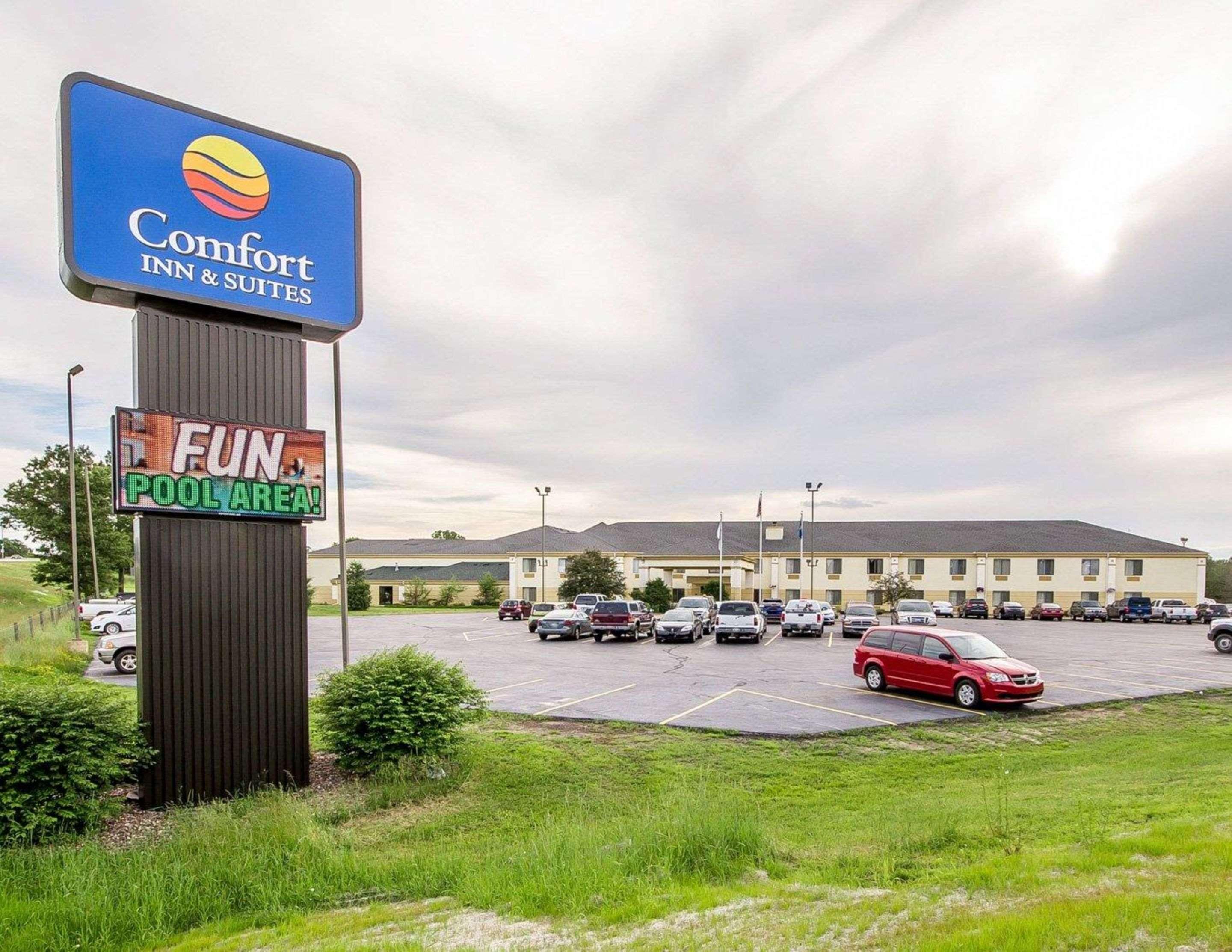 Comfort Inn & Suites Black River Falls I-94 Buitenkant foto