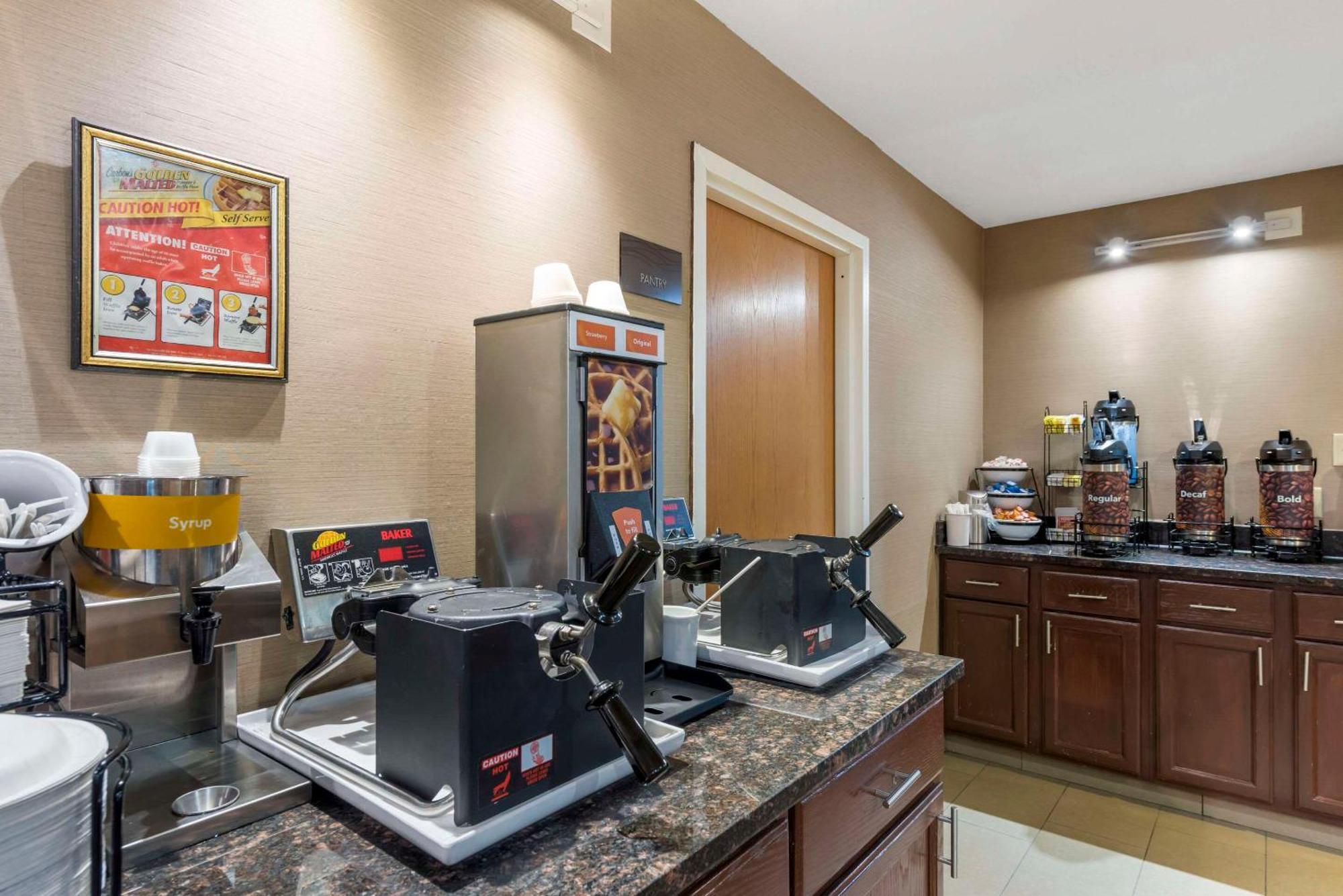 Comfort Inn & Suites Black River Falls I-94 Buitenkant foto
