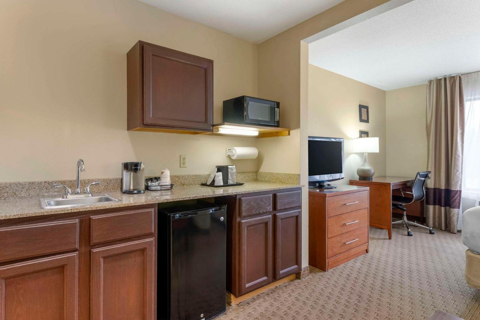 Comfort Inn & Suites Black River Falls I-94 Buitenkant foto