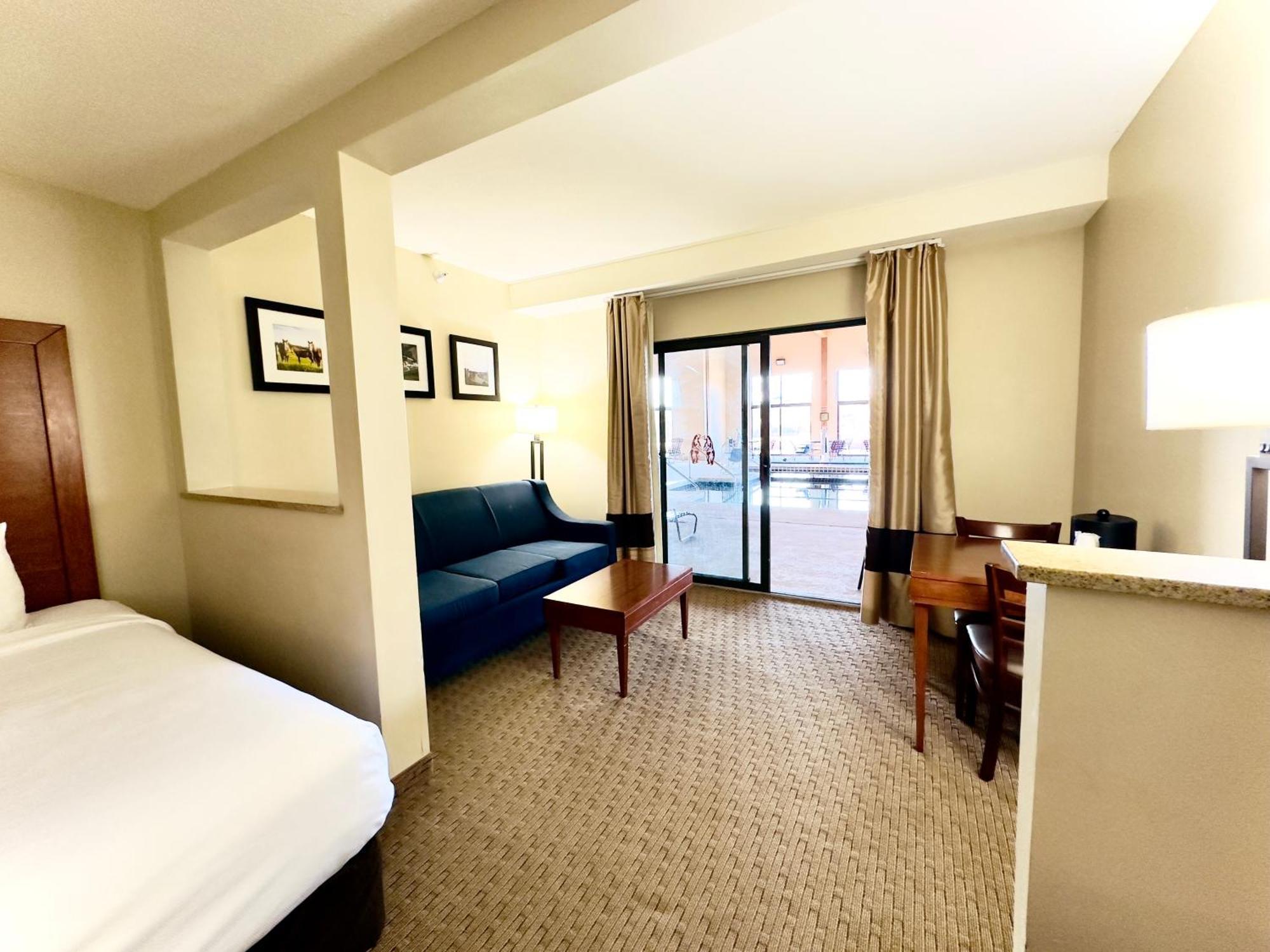 Comfort Inn & Suites Black River Falls I-94 Buitenkant foto